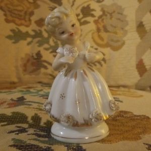 VTG Porcelain Girl with Flowers